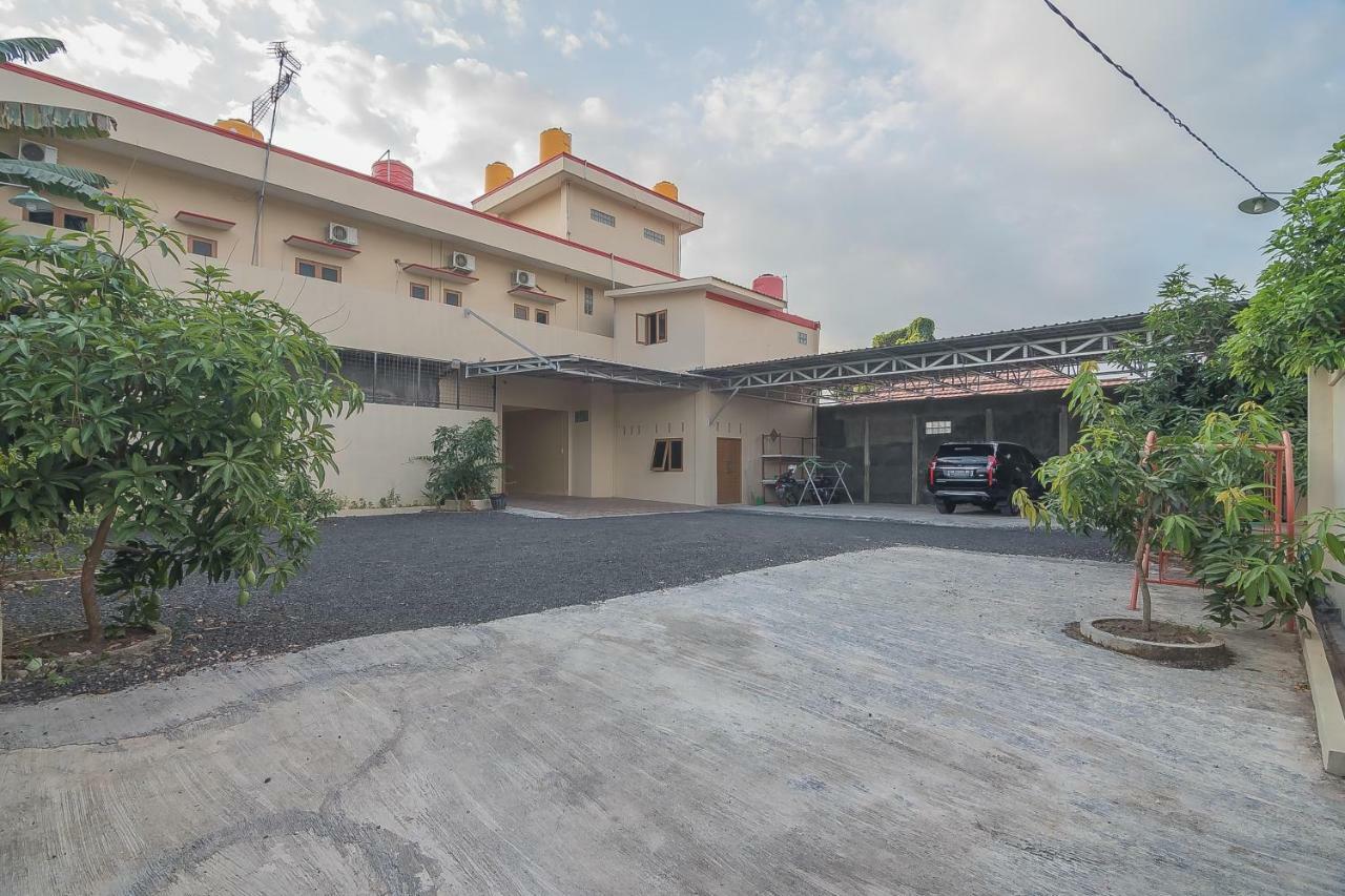 红多兹Plus酒店-近沙姆斯丁努尔机场3号 Banjarbaru 外观 照片